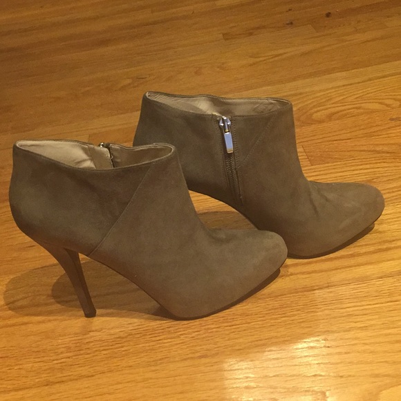 Taupe platform Booties - Picture 3 of 7